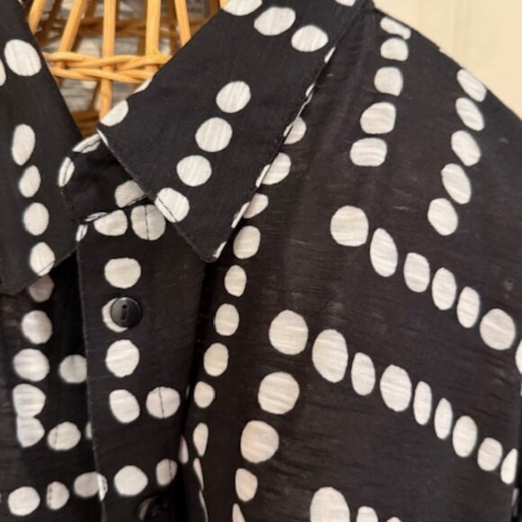 New Label black and white polka dot 3/4 length sleeve button down top NWT. - Picture 2 of 8